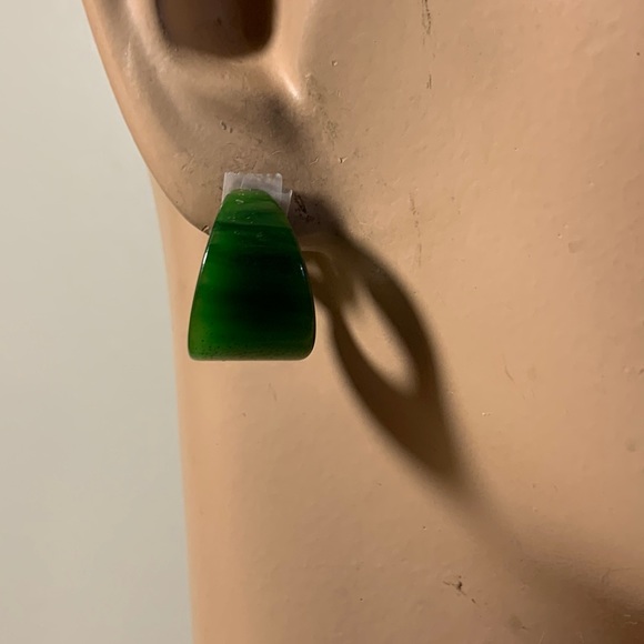 50’s VINTAGE GREEN BAKELITE  HOOP CLIP ON EARRINGS - Picture 2 of 11